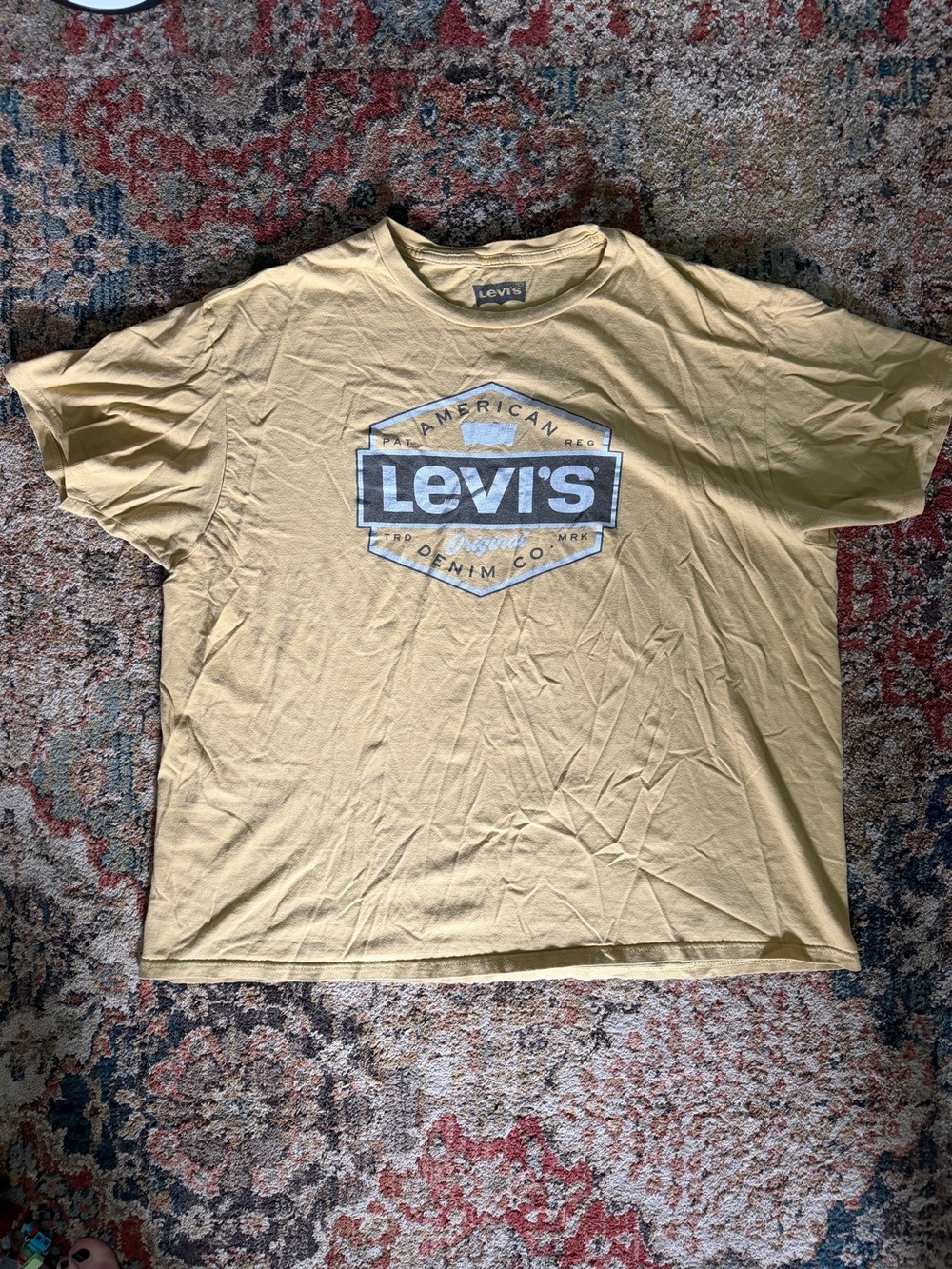 Levi's Men's Pale Yellow Graphic Logo Short Sleeve Tee